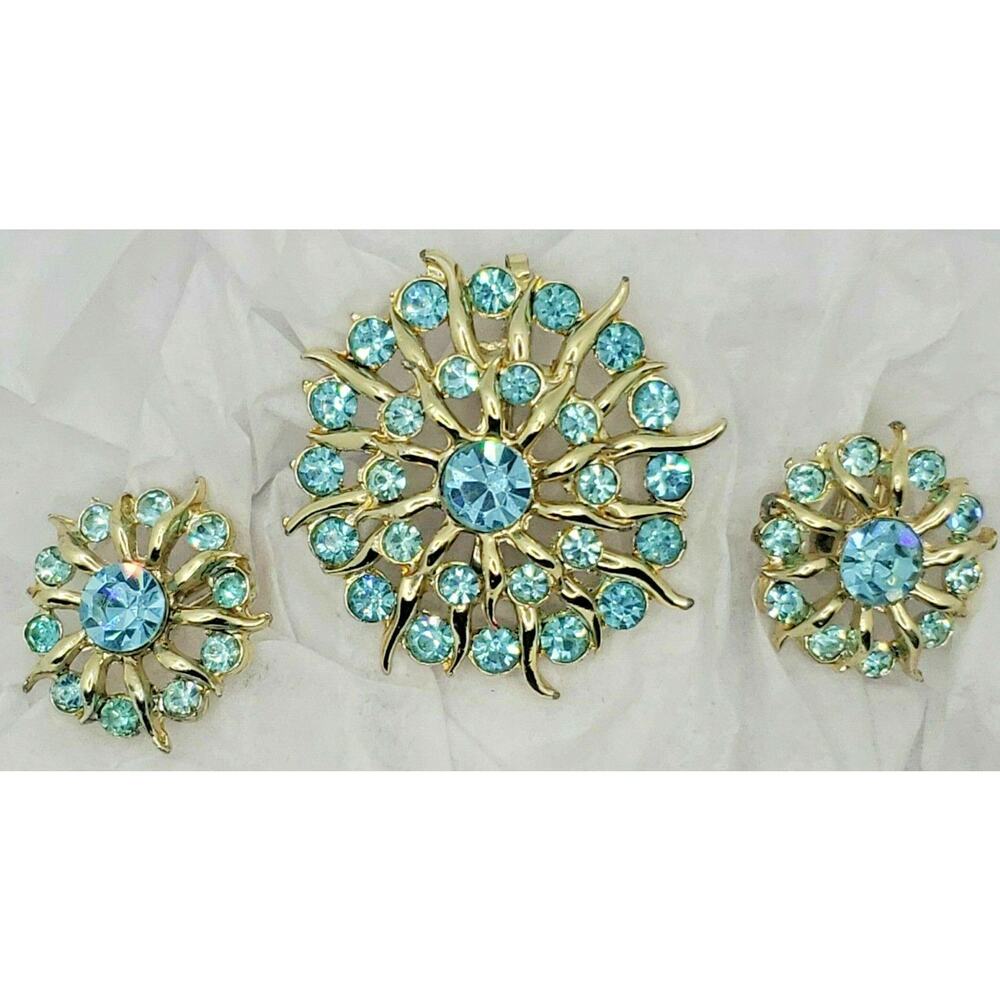 Vintage Light Blue Rhinestone Enhanser Piece & Screw Back‎ Earrings